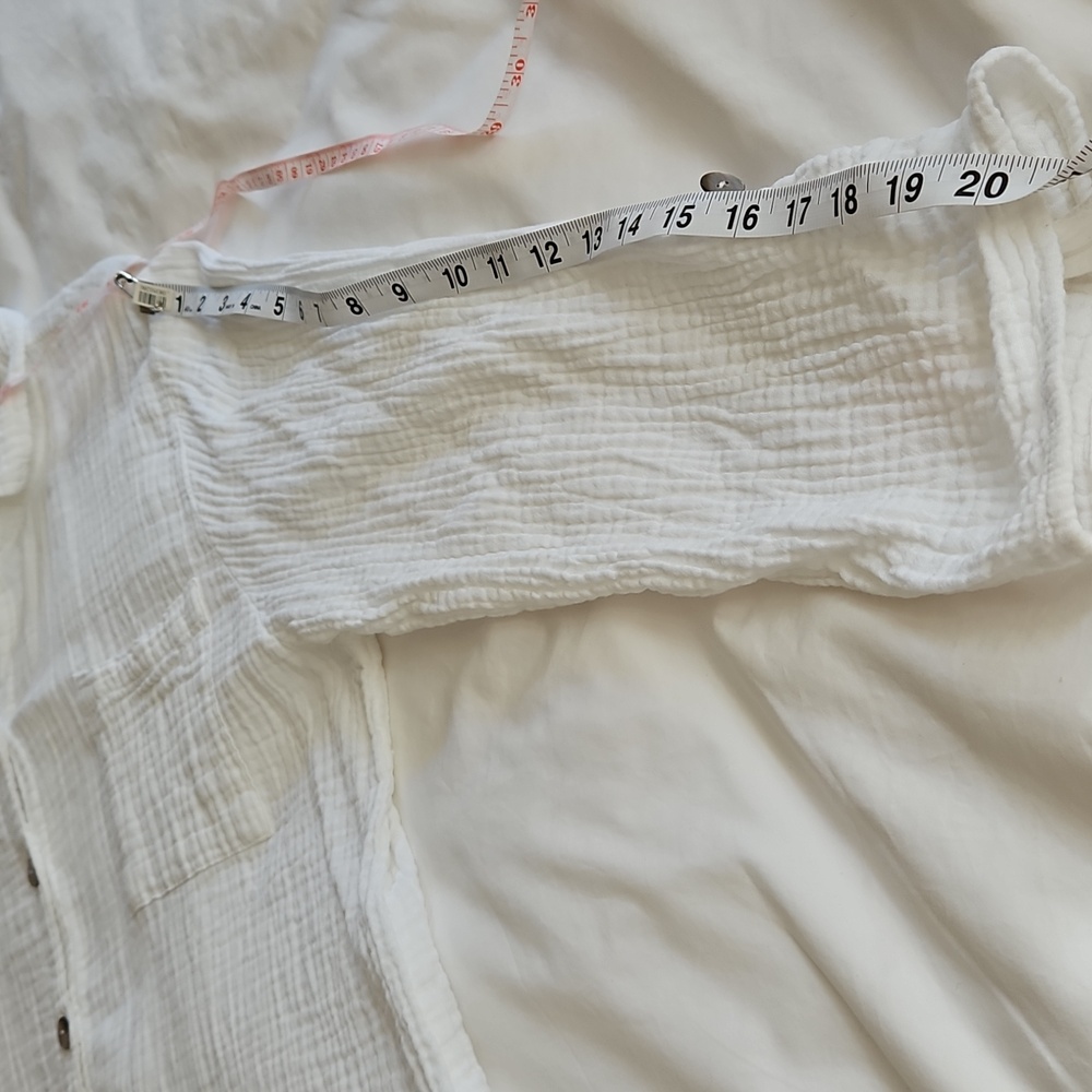 Women's Gauze-like Shirt, 100% Cotton, Roll-up Sleeves, Pearlized Buttons. EUC - Picture 9 of 11